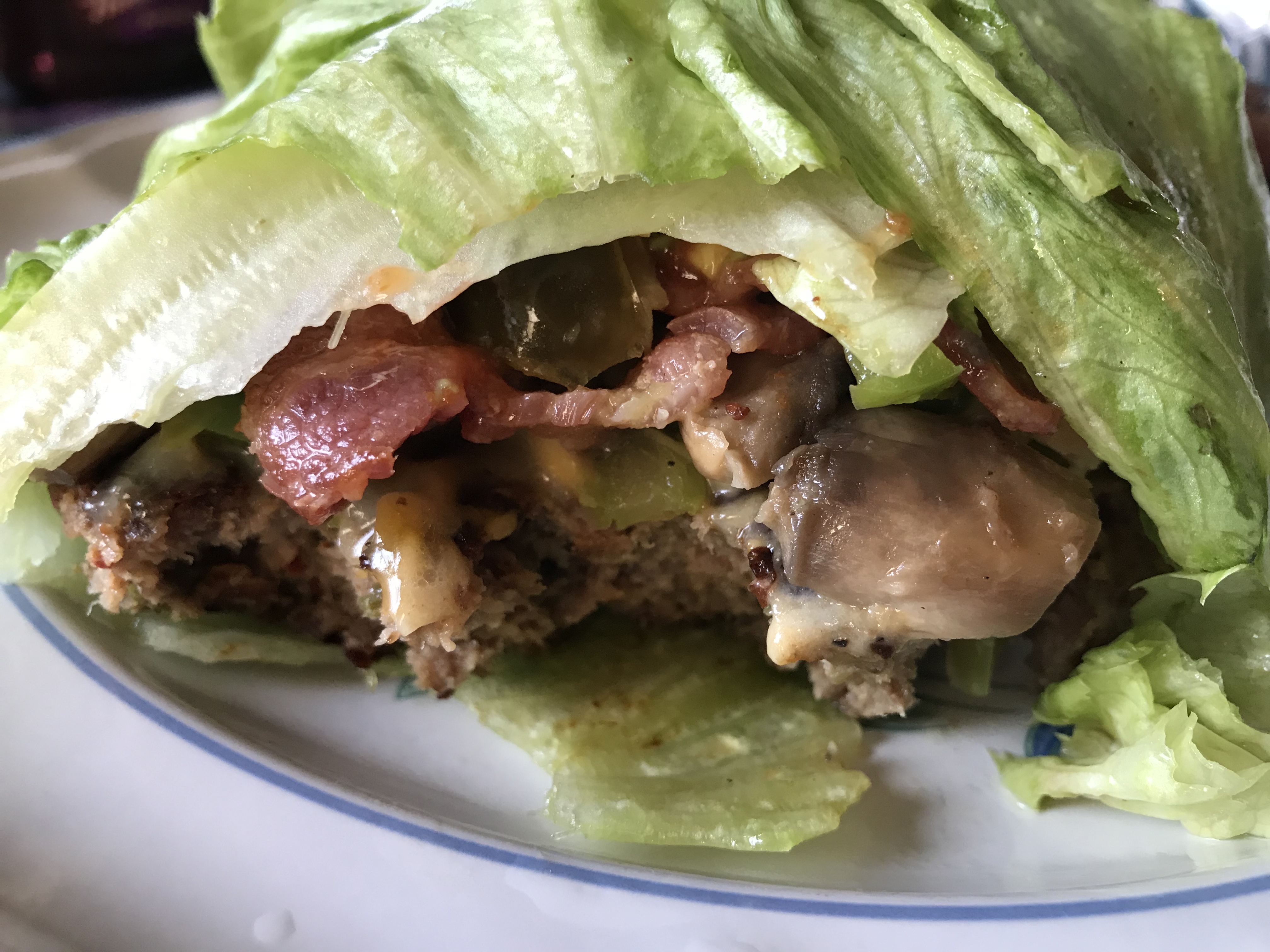 Hamburguesa en hoja de Lechuga